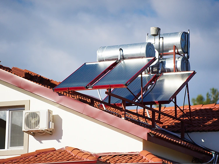 Energy-efficient solar hot water system on Gold Coast home